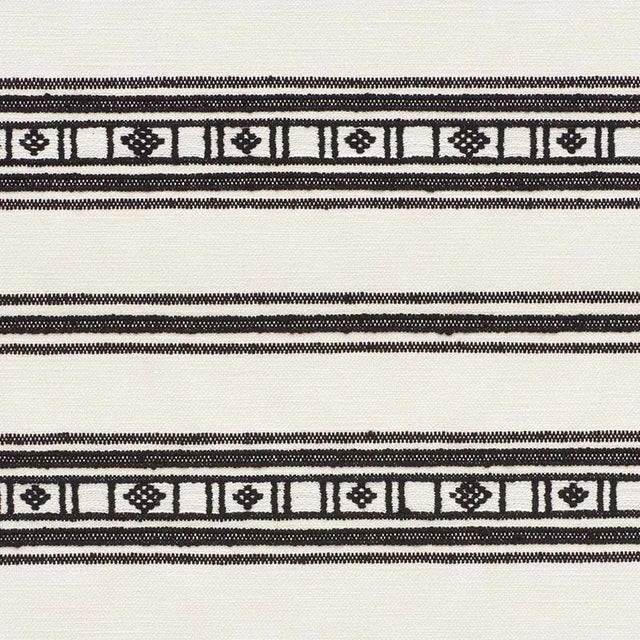 Contemporary Schumacher Buena Vista Fabric in Black For Sale - Image 3 of 3