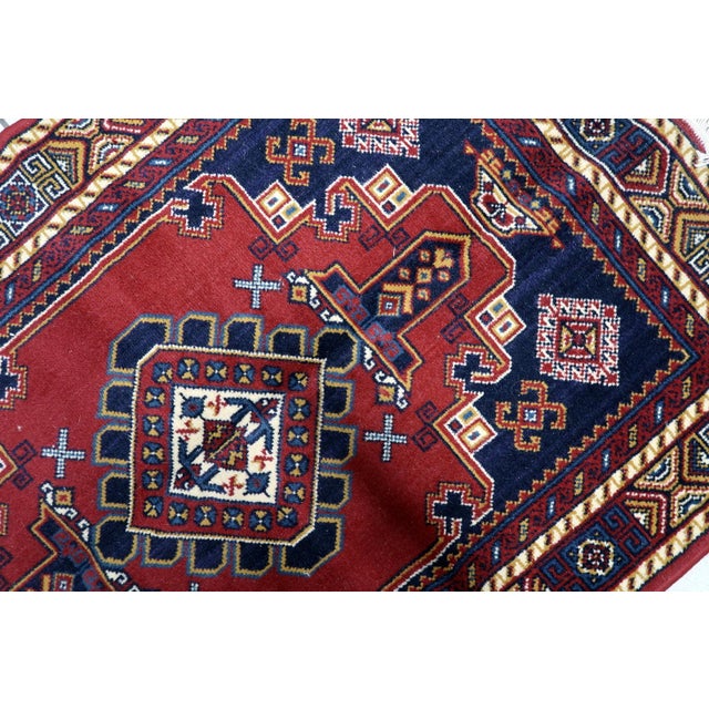1950s, Vintage European Persian-Style Shiraz Rug 3 X 4 For Sale - Image 9 of 12