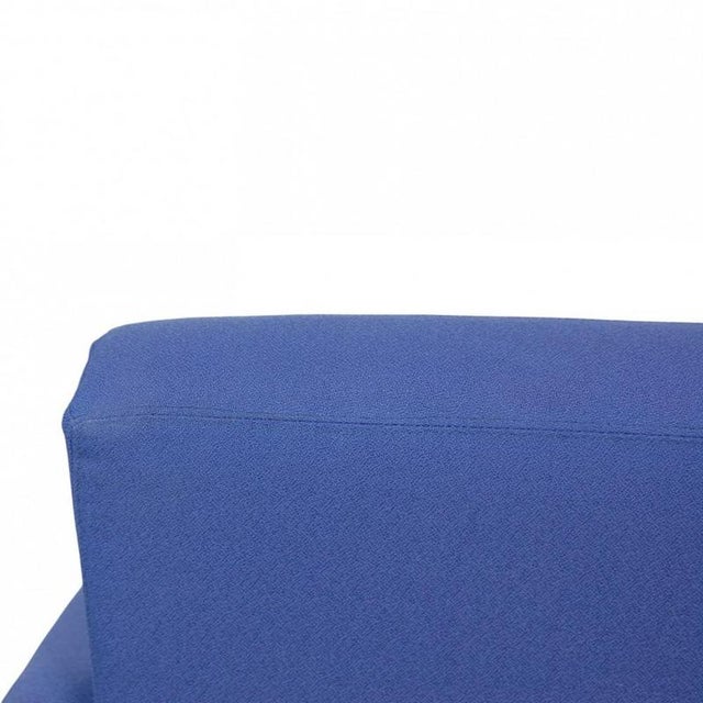 Model 3301 Lounge Chair in Blue Fabric by Arne Jacobsen, 1997 For Sale - Image 15 of 18
