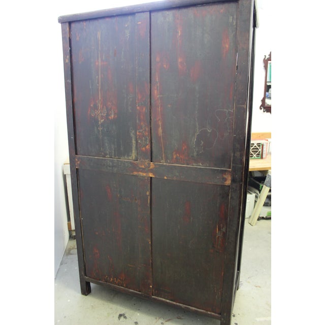 Early 20th Century Large Chinese Lacquered Elmwood Display Cabinet For Sale - Image 12 of 12
