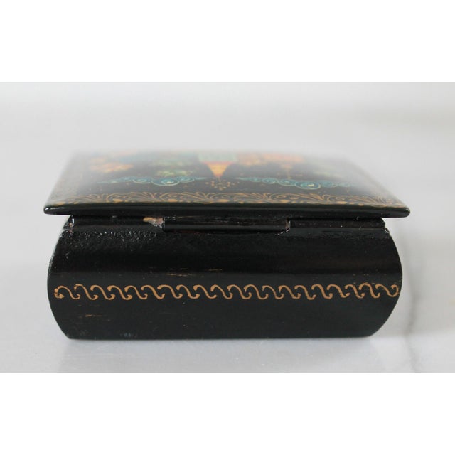 Vintage Russian Hand-Painted Papier-Mâché Lacquer Trinket Box For Sale - Image 4 of 8