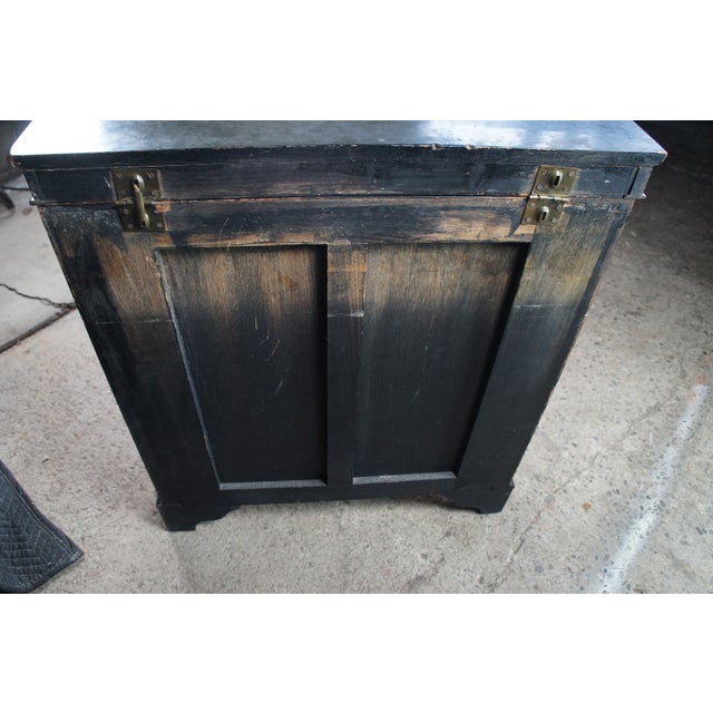 1960s Chinese Red & Black Lacquer Figural Soapstone Dry Bar Cabinet Chinoiserie For Sale - Image 14 of 14