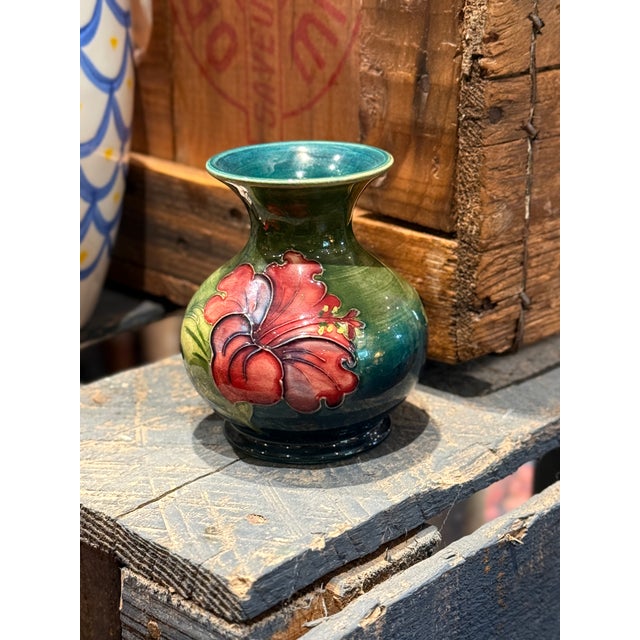 Mid-Century Modern Vintage Moorcroft Hibiscus Vase Green Floral Pottery England Queen Mary Label 3.5 Inch For Sale - Image 3 of 6