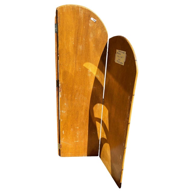 1950s Restored 3-Panel Art Deco Palm Frond Design Rattan Mirror Folding Screen For Sale - Image 4 of 8