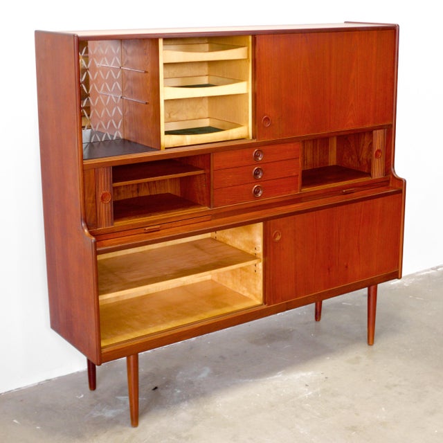 1950s J. Skaaning & Søn Møbelfabrik Teak Highboard Designed by Johannes Andersen For Sale - Image 9 of 9