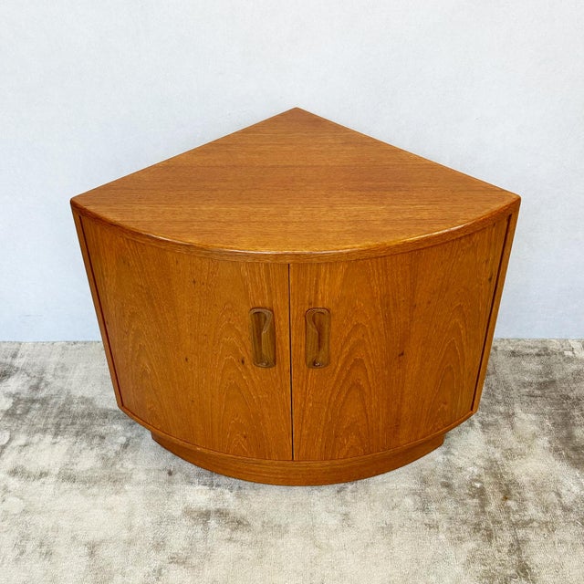 1970s Mid-Century Fresco Corner Cabinet from G-Plan, 1970s For Sale - Image 5 of 8