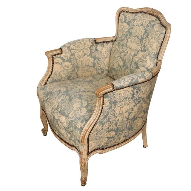 French Pair of French Louis XV Bergères For Sale - Image 3 of 4