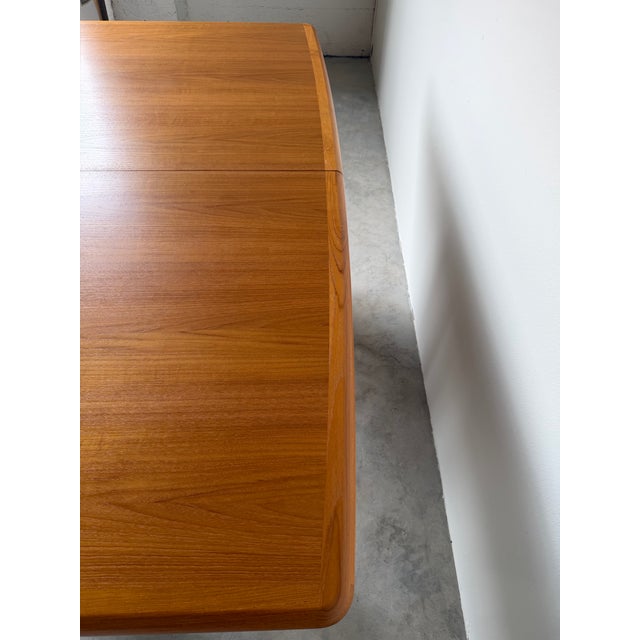 1970s Mid-Century Danish Modern Ansager Møbler Teak Expandable Dining Table With Two Leaves For Sale - Image 12 of 15