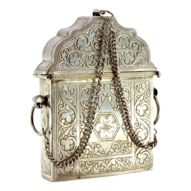 Silver Snuff Box with Hebrew-Style Engravings and Double Safety Chain For Sale