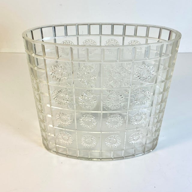 1950s Vintage Hollywood Regency Lucite Acrylic Wastebasket. For Sale - Image 4 of 17