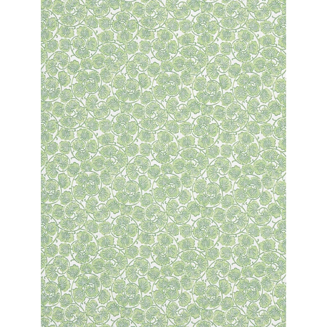 Hinson re-enters the limelight with a show-stopping debut collection under the Scalamandré name. COLOR POP!, a collection...