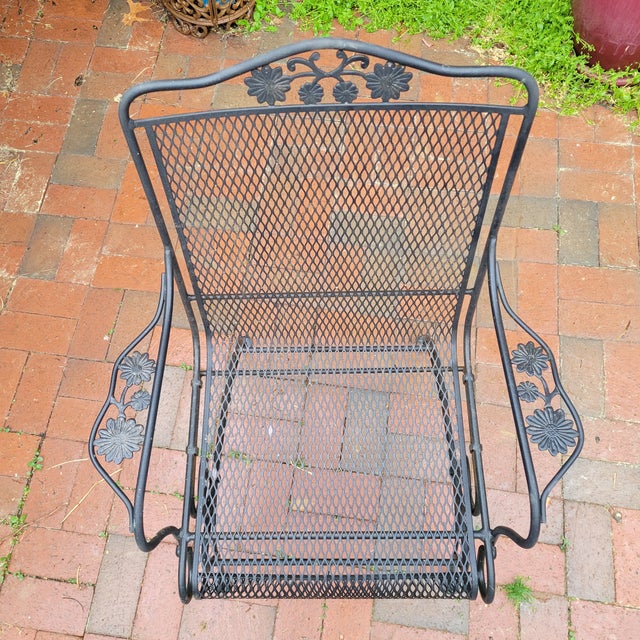 Late 20th Century Outdoor Woodard Briarwood Coil Spring Wrought Iron Chair For Sale - Image 5 of 7