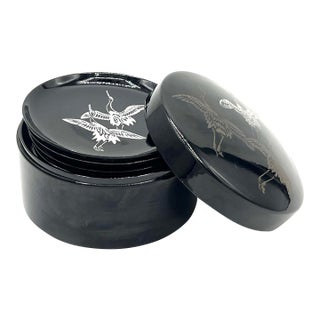 20th Century Japanese Urushi Box With Plates For Sale