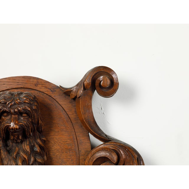 English 1880s Carved Wooden Wall Cartouche Depicting a Dog with Coat of Arms For Sale - Image 4 of 8