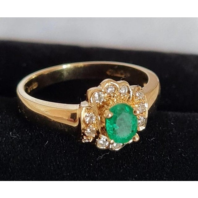 Vintage 18ct Gold Emerald & Diamond Ring, 1970s For Sale - Image 3 of 9