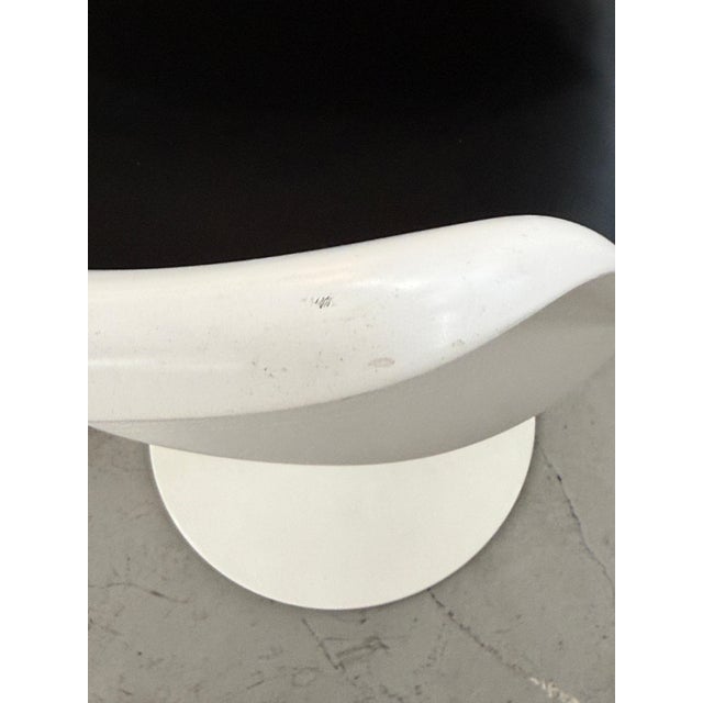 Metal Set of 4 Eero Saarinen for Knoll Tulip Chairs in White & Black Leather For Sale - Image 7 of 18