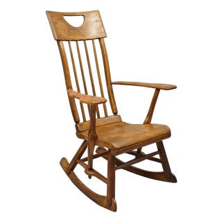 Vintage Sikes Co Maple Wood American Colonial Style Rocker Rocking Chair (B) For Sale