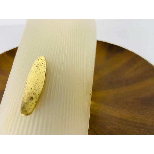 Brown Mid-Century Teak and Plexi Glass Wall Lamp in the Style of Stilnovo, Italy For Sale - Image 8 of 10