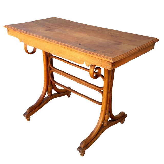 Rare Vienna Secession Austrian Blond Model 962 Bistro Table Attributed to Thonet, 1904 For Sale In Los Angeles - Image 6 of 7