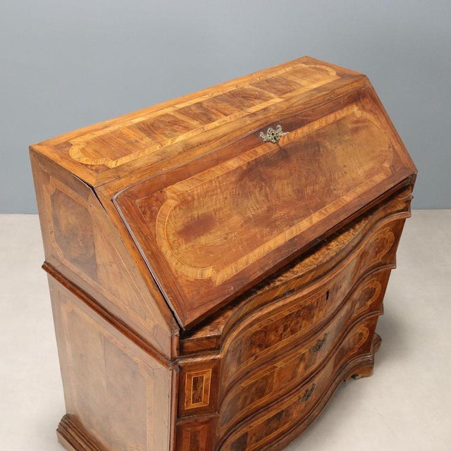 Baroque Chest of Drawers in Walnut, 1600s For Sale - Image 13 of 16