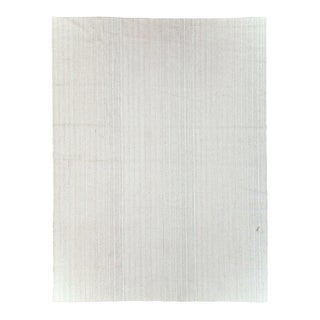 Galerie Shabab Collection Mid-20th Century Handmade Turkish Flatweave Kilim Room Size Carpet in White For Sale