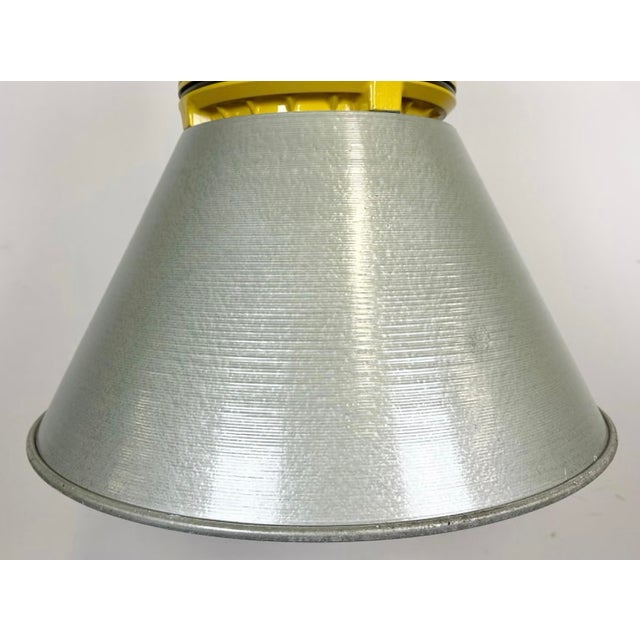 Industrial Yellow Explosion Proof Lamp with Aluminium Shade from Elektrosvit, 1990s For Sale - Image 4 of 16