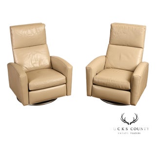 Hancock & Moore Pair of Leather Milo Power Recliners For Sale