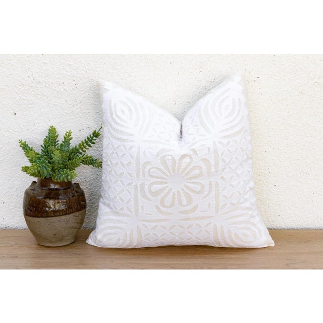 This decorative pillow cover is a beautiful tapestry of history and refined artistry. It features an exquisite array of...