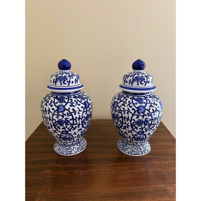 Ceramic Chinoiserie Blue and White Porcelain Ginger Jar, Late 20th Century For Sale - Image 7 of 7