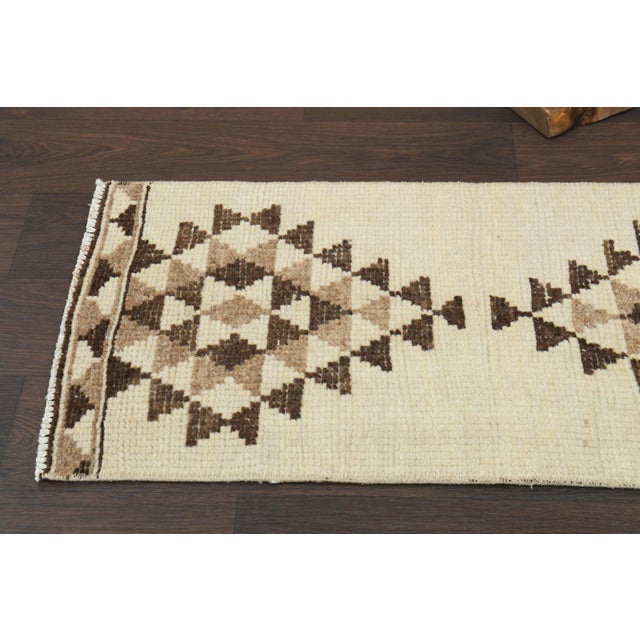 1970s Vintage Turkish Handmade Wool & Cotton Beige Runner Rug For Sale - Image 10 of 11