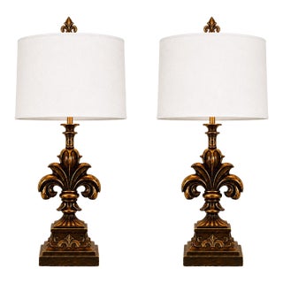 Late 20th Century Pair of French Provincial Gilded Fleur-De-Lis Lamps With Tailored White Linen Shades For Sale