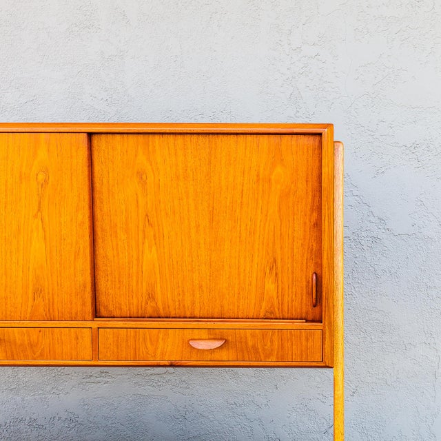 1960s Danish Modern Two Tier Floating Teak & Oak Sideboard by Randers For Sale - Image 10 of 18