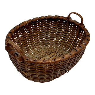 Small Size Late 19th Century Antique American Hand Woven Ash Splint Bread Basket - Nice Original Color & Patina For Sale