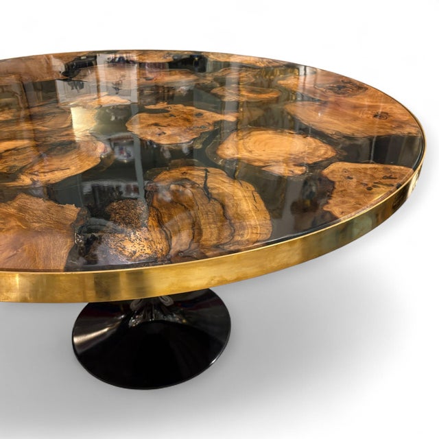 Mid-Century Modern Tulip Table in Olive and Resin, 2010s For Sale - Image 3 of 7
