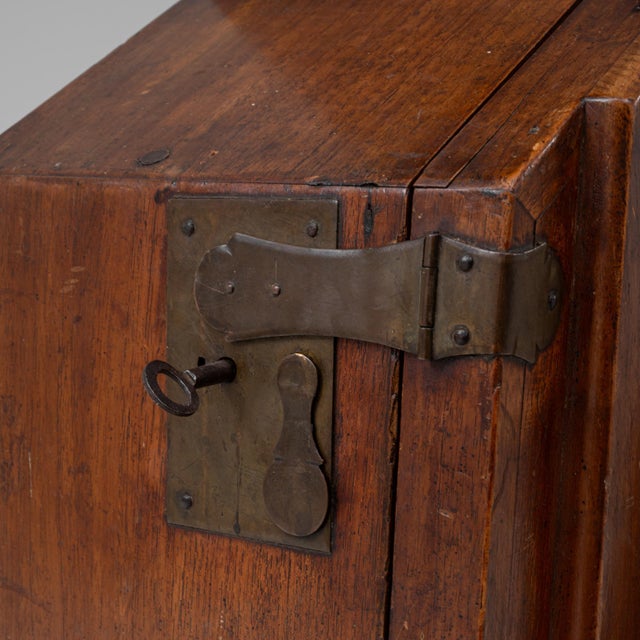 1890s French Modernist Cubist Wooden Cello Case For Sale - Image 9 of 18