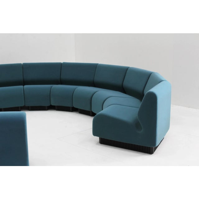 Blue Large Vintage Round Modular Sofa by Don Chadwick for Herman Miller, 1990s, Set of 14 For Sale - Image 8 of 11