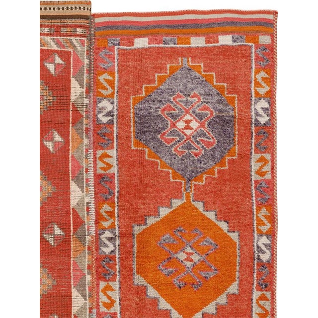 Tribal Galerie Shabab Collection Mid-20th Century Turkish Anatolian Room Size Carpet For Sale - Image 3 of 10