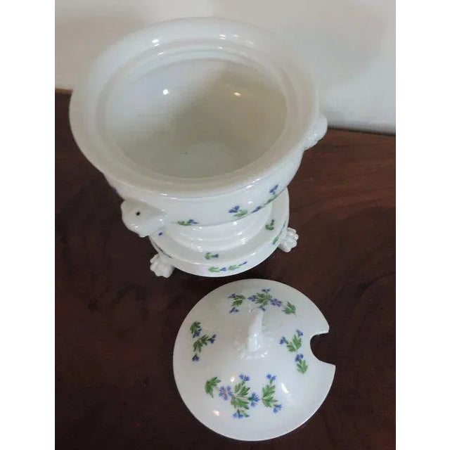 Ceramic 19th Century French Empire Old Paris Porcelain Sprig Cornflower Urn Form Sauce Tureen & Cover For Sale - Image 7 of 11