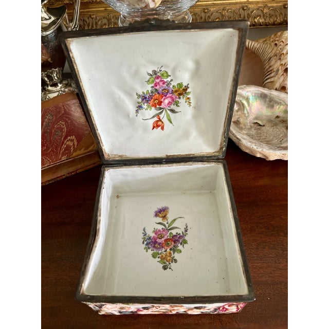 Baroque Large Antique Capodimonte Style Porcelain Box For Sale - Image 3 of 10