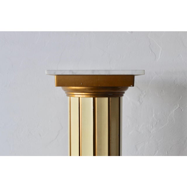 Vintage Italian Neoclassical Style Metal Marble Cream Gold Finish Column Pedestal For Sale - Image 4 of 12