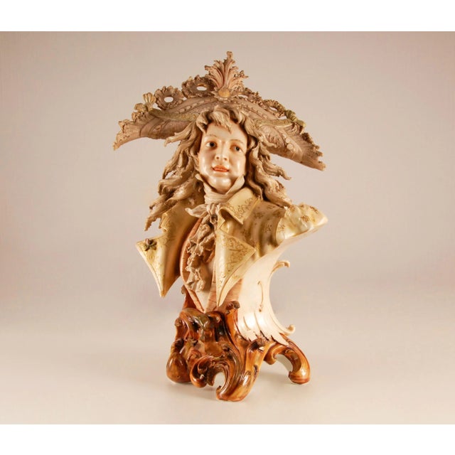 Tall sculpture bust statue Amphora pottery Austria. Very impressing piece. Depicting a young nobleman in a Royal cardigan....