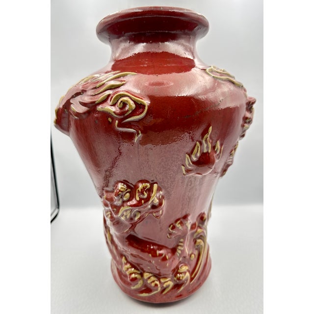 Early 20th Century Chinese Vintage Sang De Boeuf Oxblood Glaze Ceramic Vase With Twin Dragons For Sale - Image 5 of 11