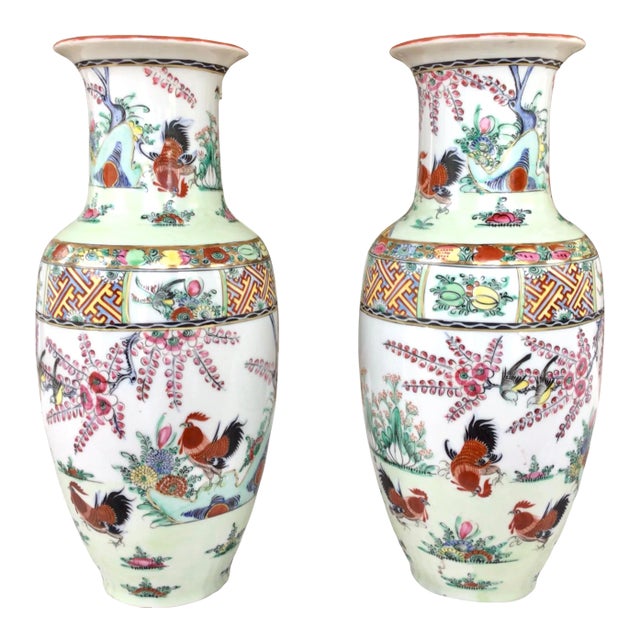 A Pair of Vintage Asian Vases Hand-Painted With Roosters and Florals in Hong Kong For Sale