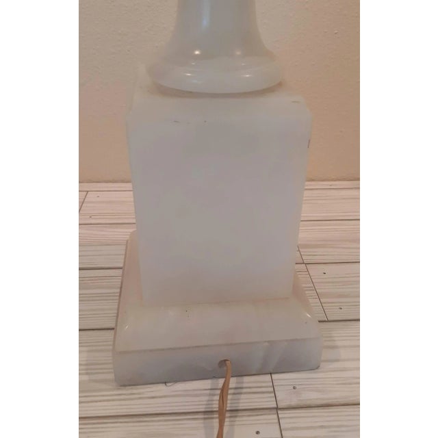 Stone Hollywood Regency White Alabaster Lamp For Sale - Image 7 of 10