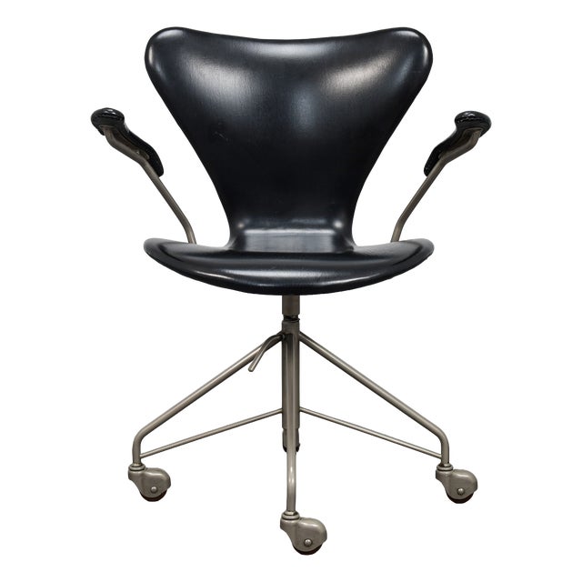 Model 3217 First Edition Office Chair by Arne Jacobsen for Fritz Hansen, 1950s For Sale