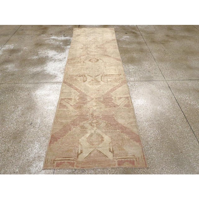 Galerie Shabab Collection Mid-20th Century Turkish Anatolian Runner For Sale - Image 4 of 10