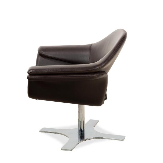 Brown Leather Hi-Cove Swivel Armchair by Molteni&C For Sale - Image 11 of 13