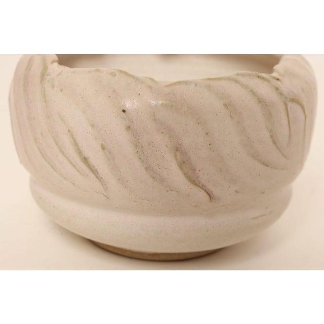 Vintage Pink Matte Glazed Incised Ceramic Vase / Planter by Deanna Nichols For Sale - Image 10 of 15