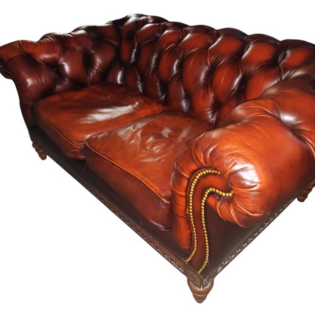 Experience Timeless Luxury: The Chesterfield Leather Set by Le Connexion Europa Elevate your living space with this...