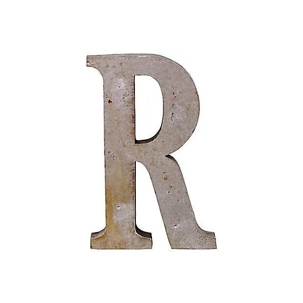 American Vintage Wood Letter R For Sale - Image 3 of 3